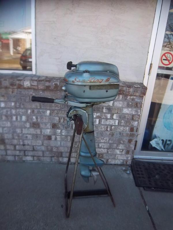 lot 1 image: Vintage Sea King 5 Hp Boat Motor Wi...