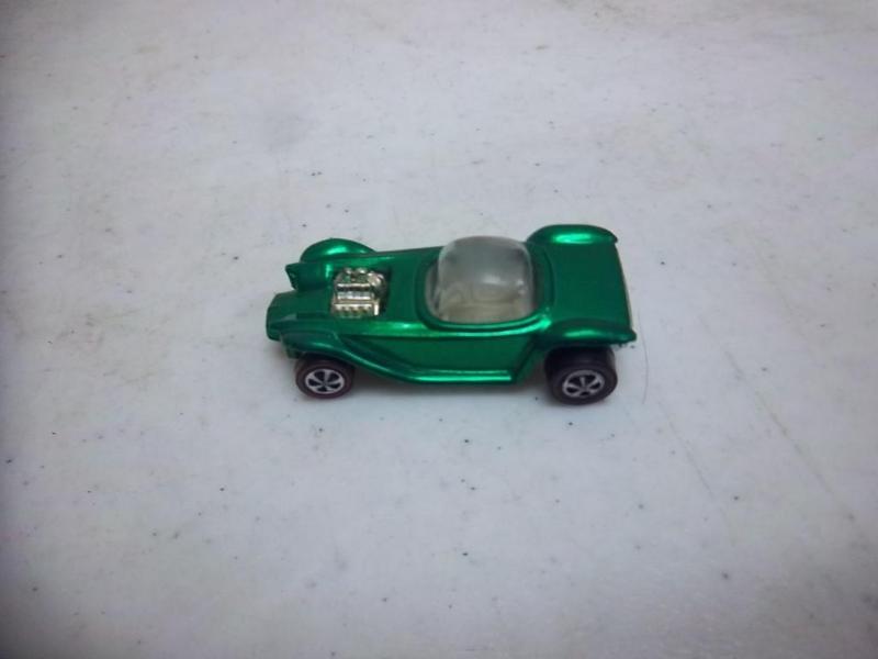 lot 12 image: Vintage 1960s Hot Wheels Redline B...