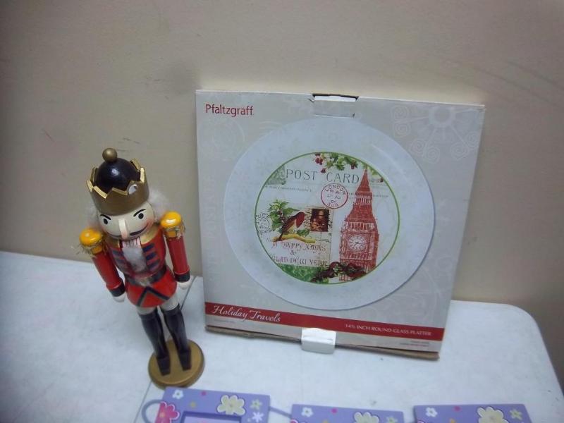 lot 171 image: Wood Nutcracker And Pfaltzgraff Hol...
