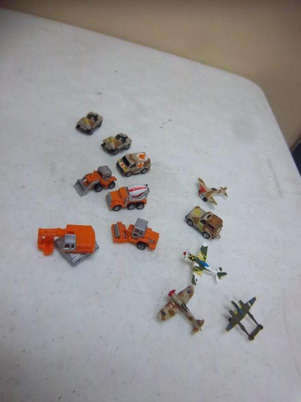 lot 18 image: Tiny Vehicle Lot...