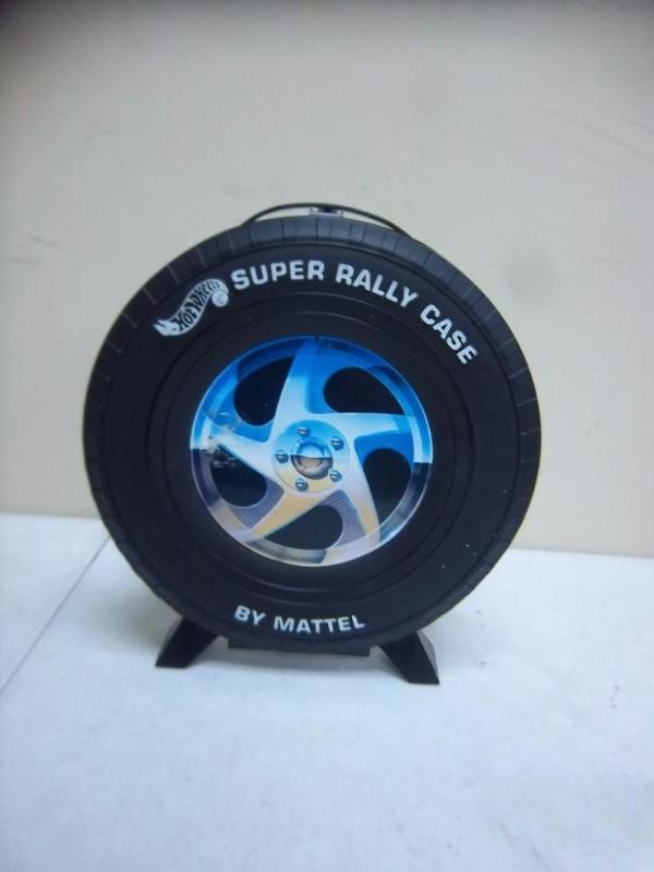 lot 19 image: Hot Wheel Case With Cars -Mostly Ho...