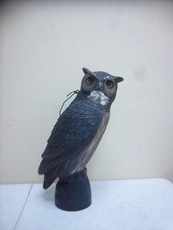 lot 84 image: Plastic Owl...