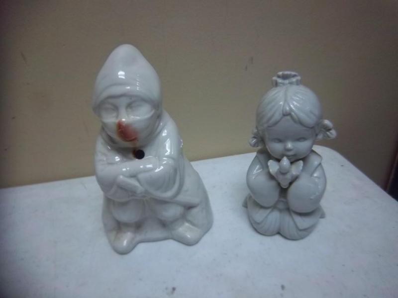 lot 97 image: White Asian Figure Lot...