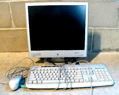 lot 142 image: Hewlett Packard Flat Screen Compute...