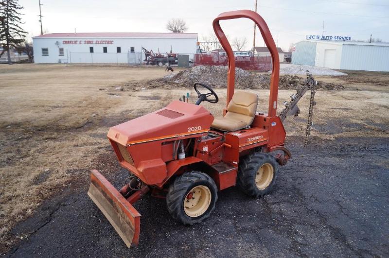 lot 1 image: Ditch Witch 2020 Trencher  Co-...