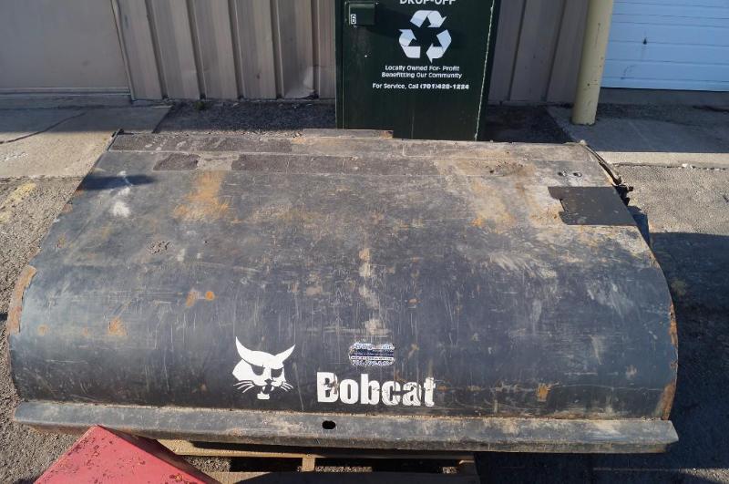 lot 6 image: Bobcat Skid-Steer Sweeper Attachmen...