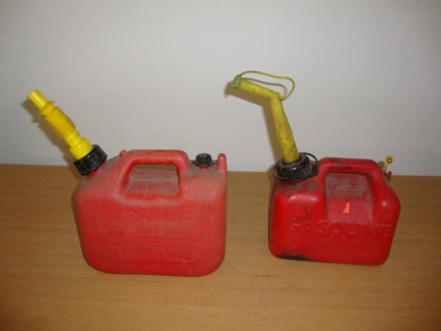 lot 100 image: 1 Gallon Gas Cans, lot of 2...