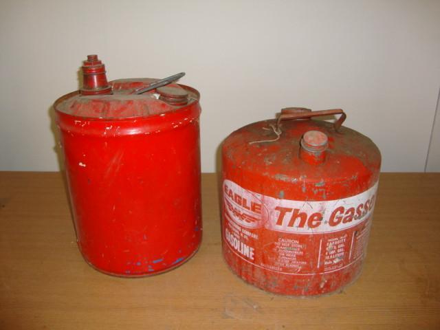 lot 101 image: Metal Gas Cans, lot of 2, appear 5 ...