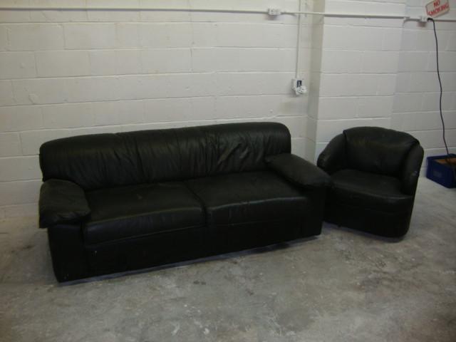 lot 137 image: Leather Couch & Spinning Arm Ch...