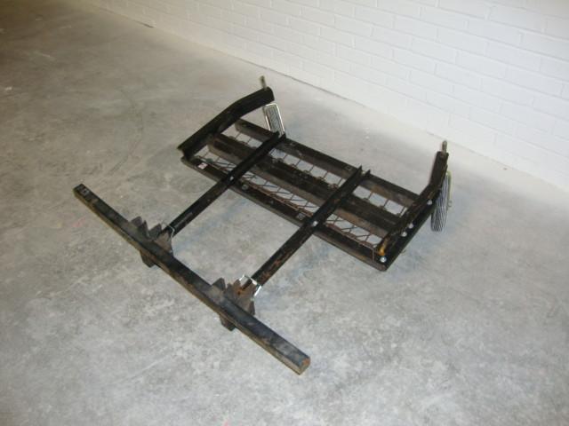 lot 14 image: 32in Dethatcher Rake, JRCO inc...