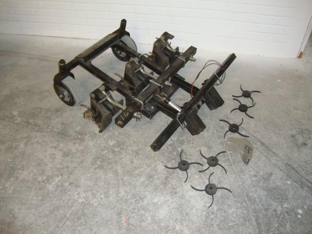 lot 17 image: 32in Hooker Areator, JRCO inc, 12V ...