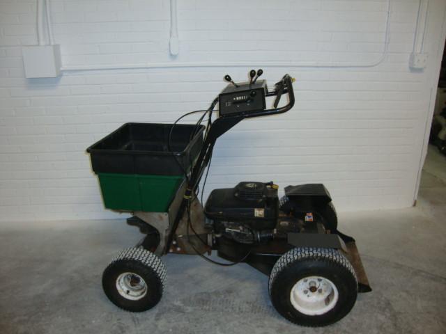 lot 2 image: Lesco Commercial Plus Stand Behind ...