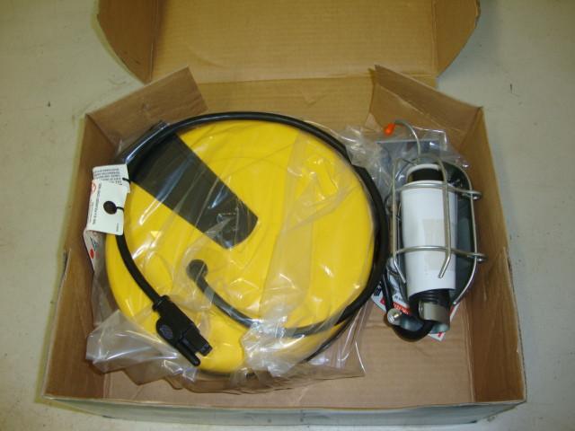 lot 30 image: New 30ft Cord Reel Trouble Light...
