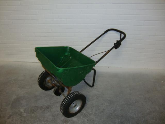 lot 37 image: Push Spreader...
