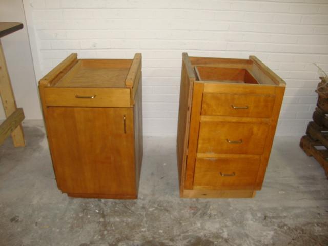 lot 49 image: Shop Cabinets, Lot of 2, 30 14in t...
