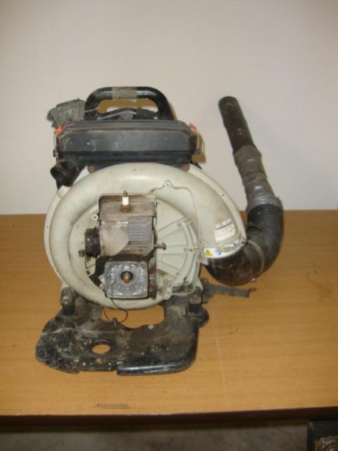 lot 56 image: Echo SB-1070 Backpack Leaf Blower, ...