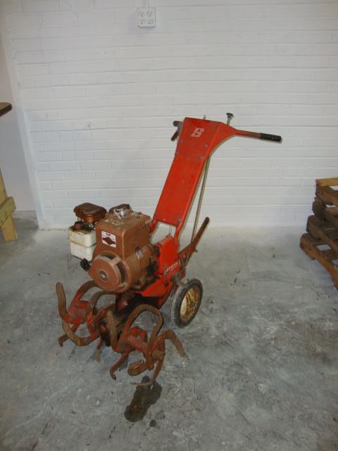 lot 66 image: Simplicity 5hp 22in Tiller, good co...
