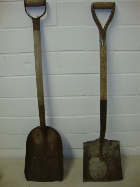 lot 79 image: Short Handled Steel Shovels, lot of...