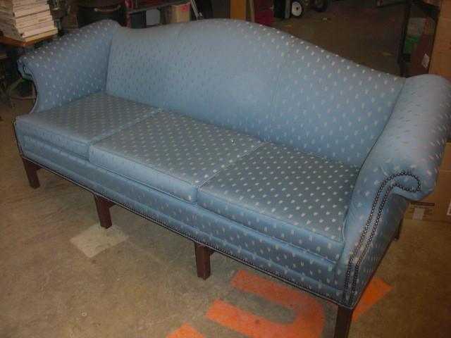 Nice couch.. 85 in..VERY CLEAN AND ...