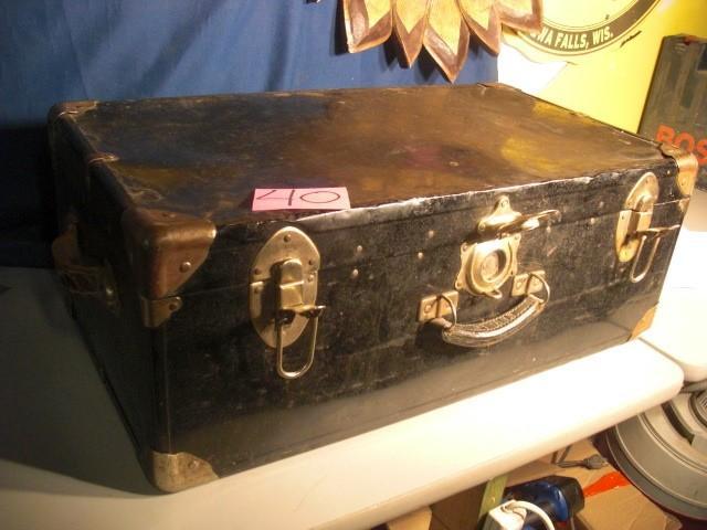 METAL Trunk with inside shelf.. No ...