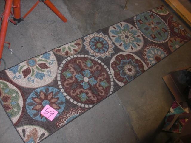MAPLES 100 pct NYLON Runner Rug.. 2...