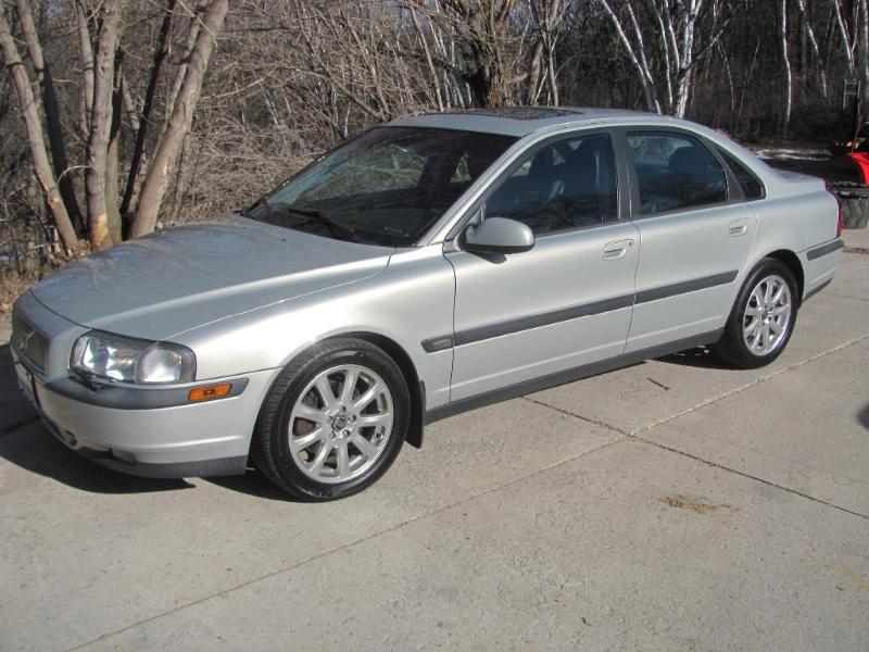 BEING SOLD WITH NO RESERVE 1999 V...