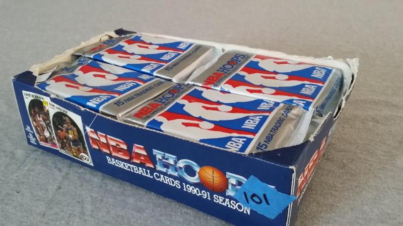 Box of 36 unopened packs of NBA Hoo...