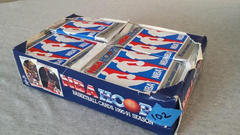 Box of 36 unopened packs of NBA Hoo...