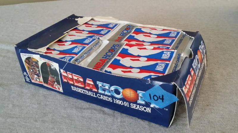 Box of 36 unopened packs of NBA Hoo...