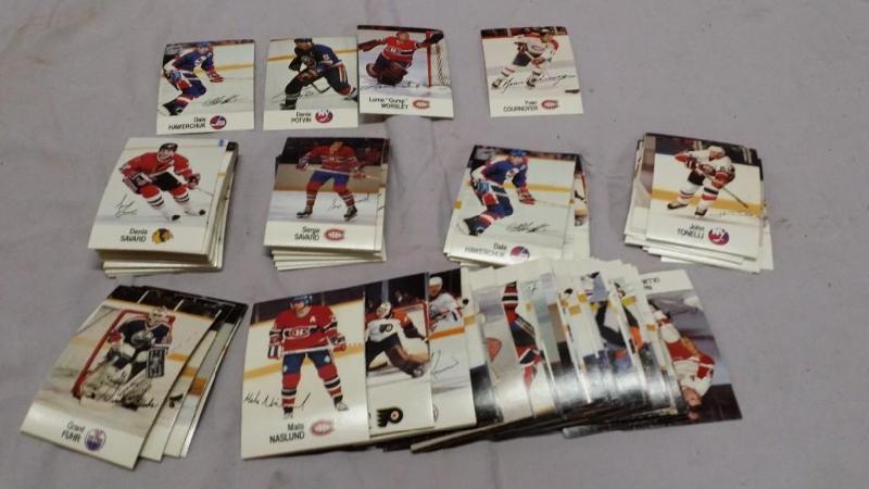 Lot of Hockey cards, looks like fro...