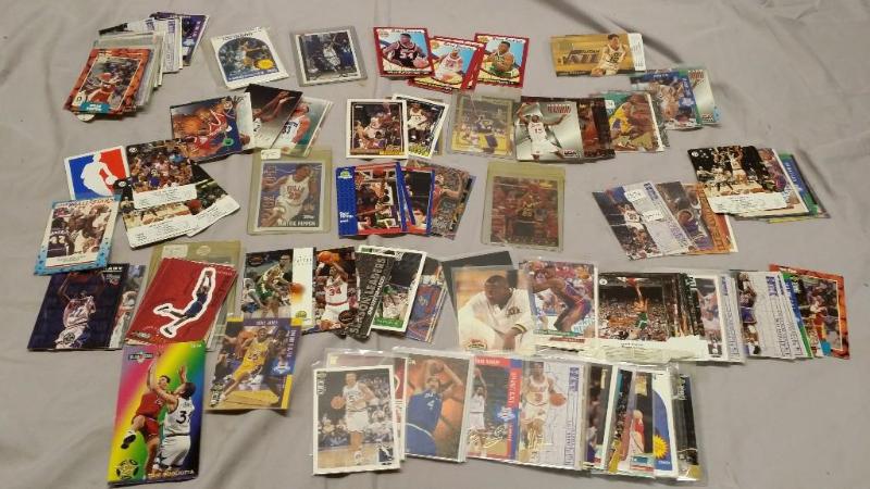 Lot of Basketball cards. Coolstuff...