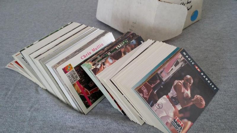 Box of Approx 300 Basketball cards....