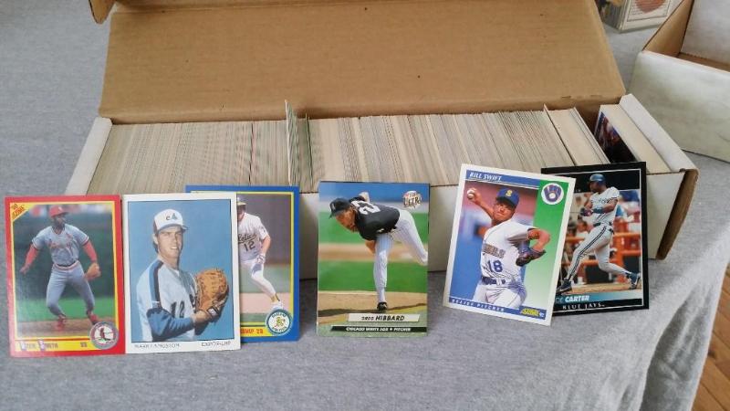 Box of over 700 Baseball cards from...