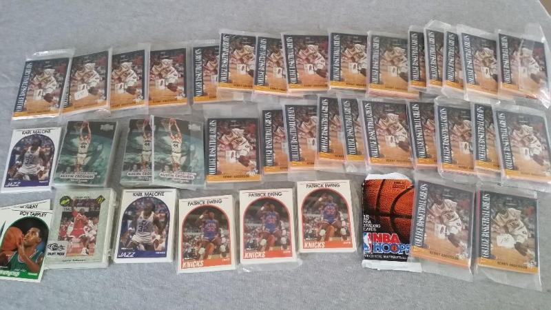 Lot of Basketball cards. Coolstuff...