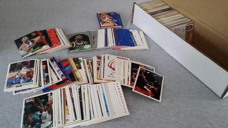 Over 600 Mixed Basketball cards. Co...