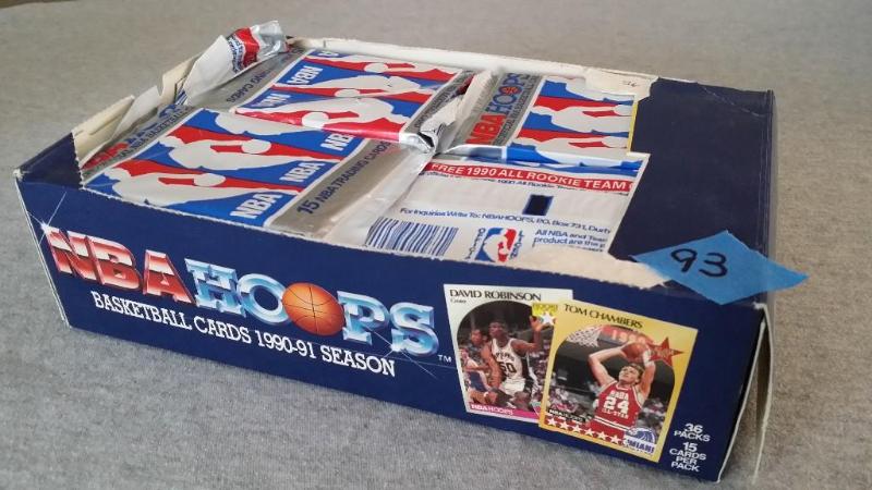 Box of 36 unopened packs of NBA Hoo...