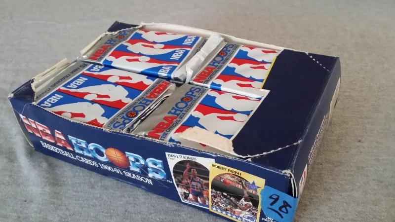 Box of 36 unopened packs of NBA Hoo...