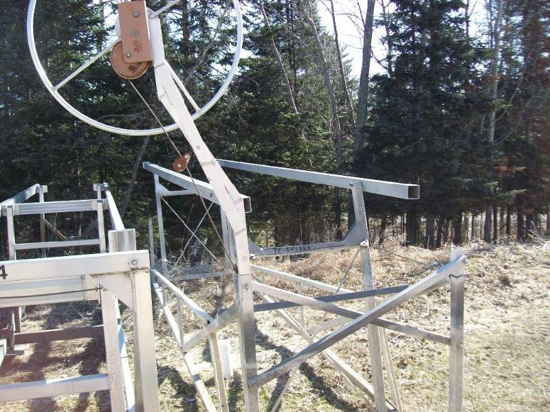 Aluminum 20 Pontoon Lift -Hewit&nb...