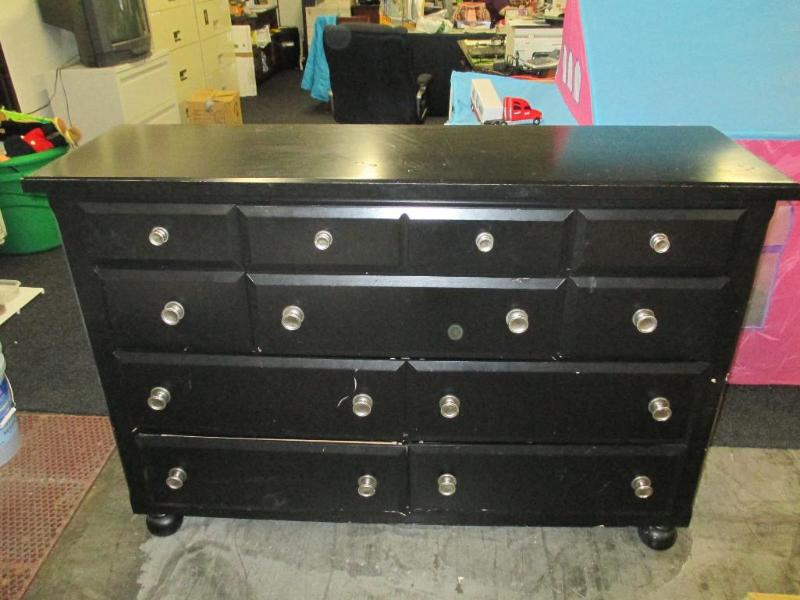 10 Drawer dresser made by Progressi...