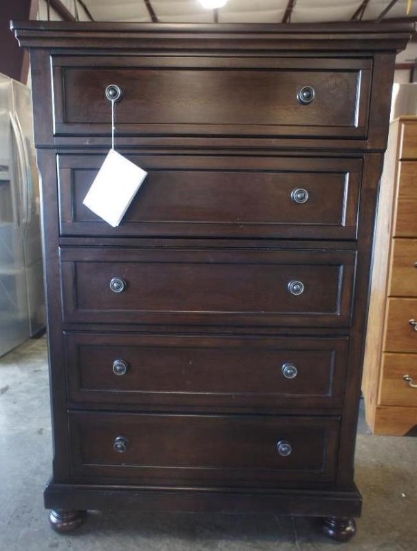 Ashley Furniture 5-Drawer DresserC...