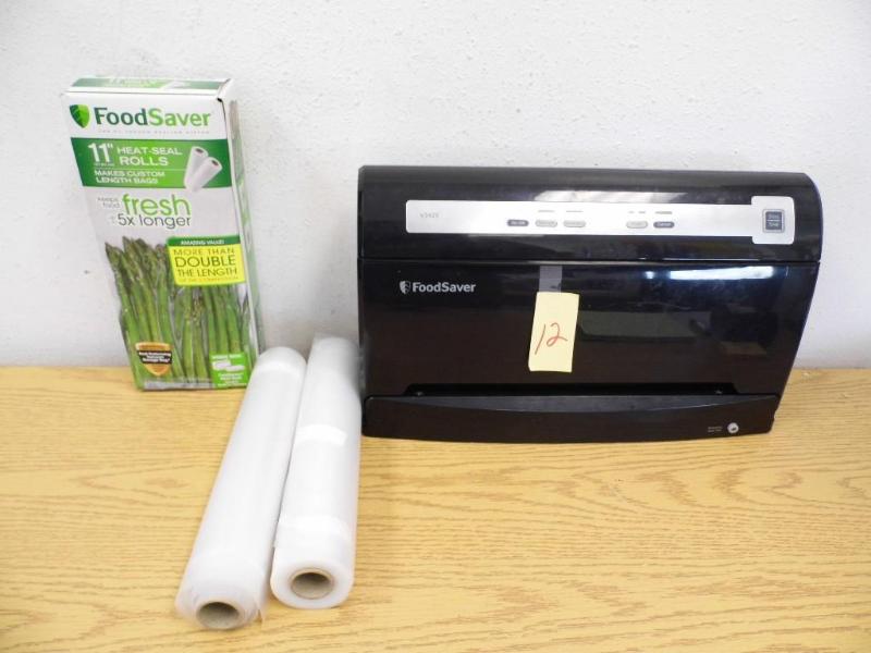 Food Saver V3425- With 1 full roll ...