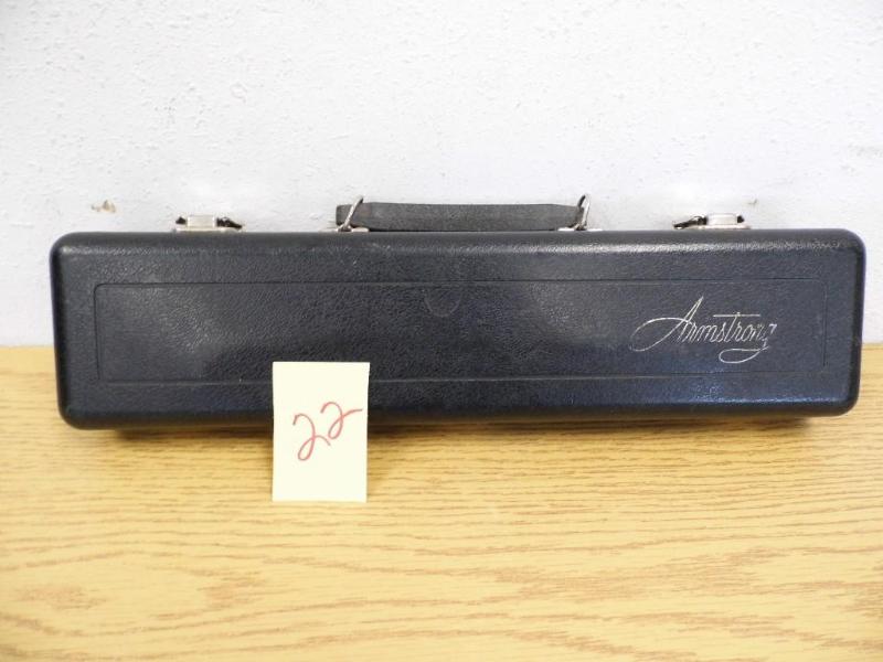 Armstong Flute in case...