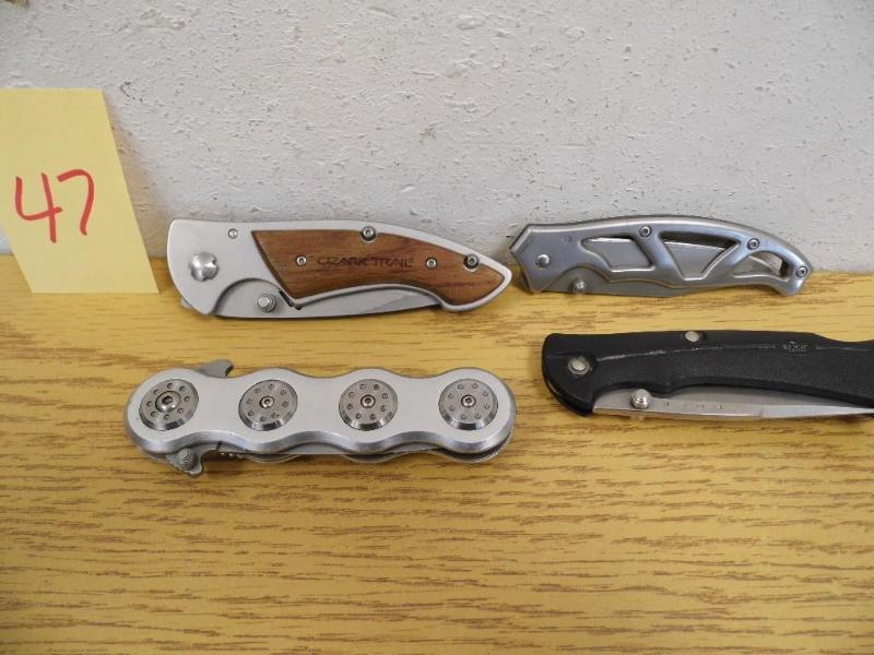 4 Knives...
