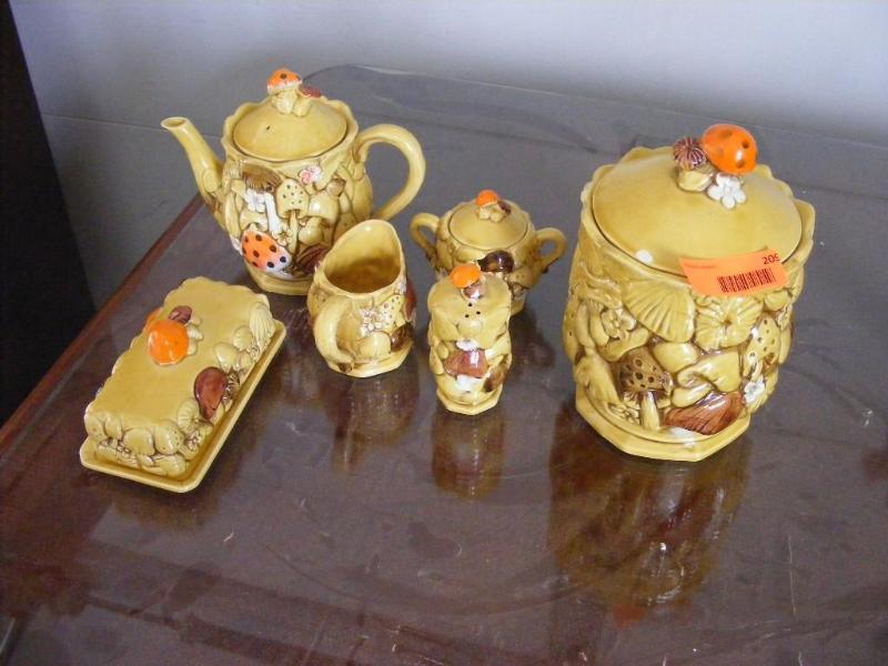 Set of Kitchen Items