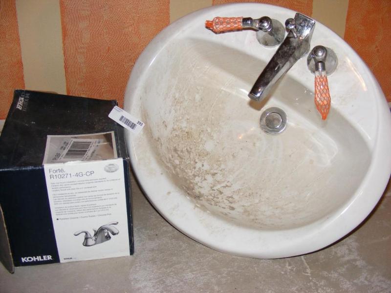 Lav Sink and Faucet