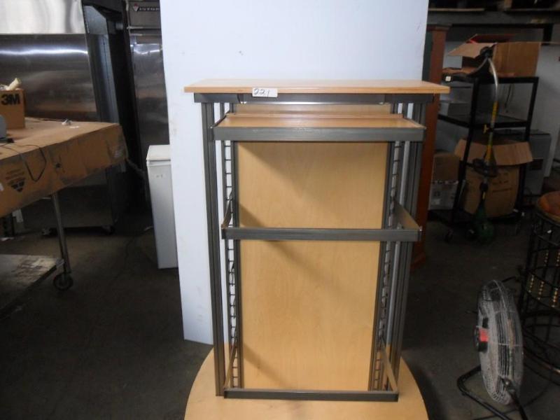 lot 26 image: Store display unit. Steel and Balti...