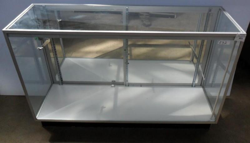 lot 37 image: Glass merchandise case. Aluminum fr...
