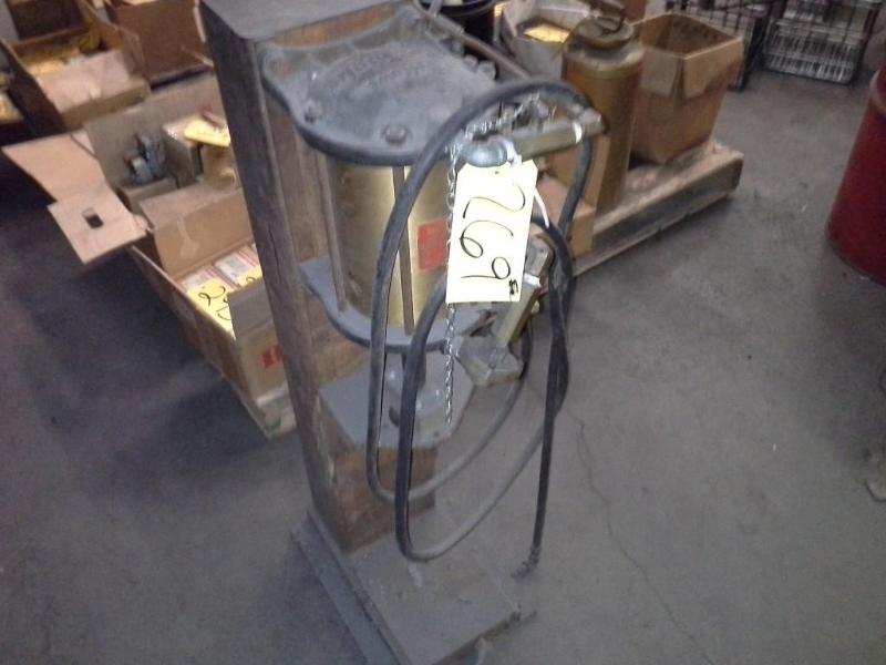 Pneumatic press,