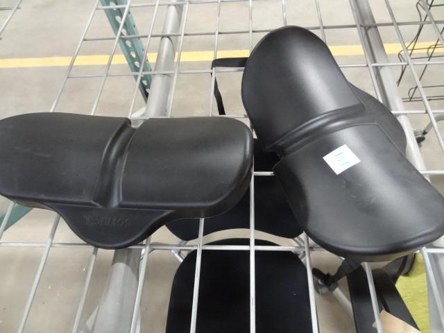 lot 131 image: Padded head rest for a chair. Qty 2...