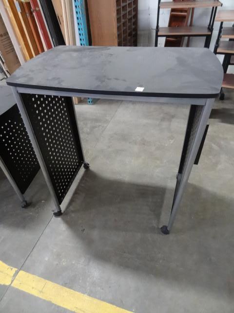 lot 167 image: Task station on wheels. 39 x 23 x 4...